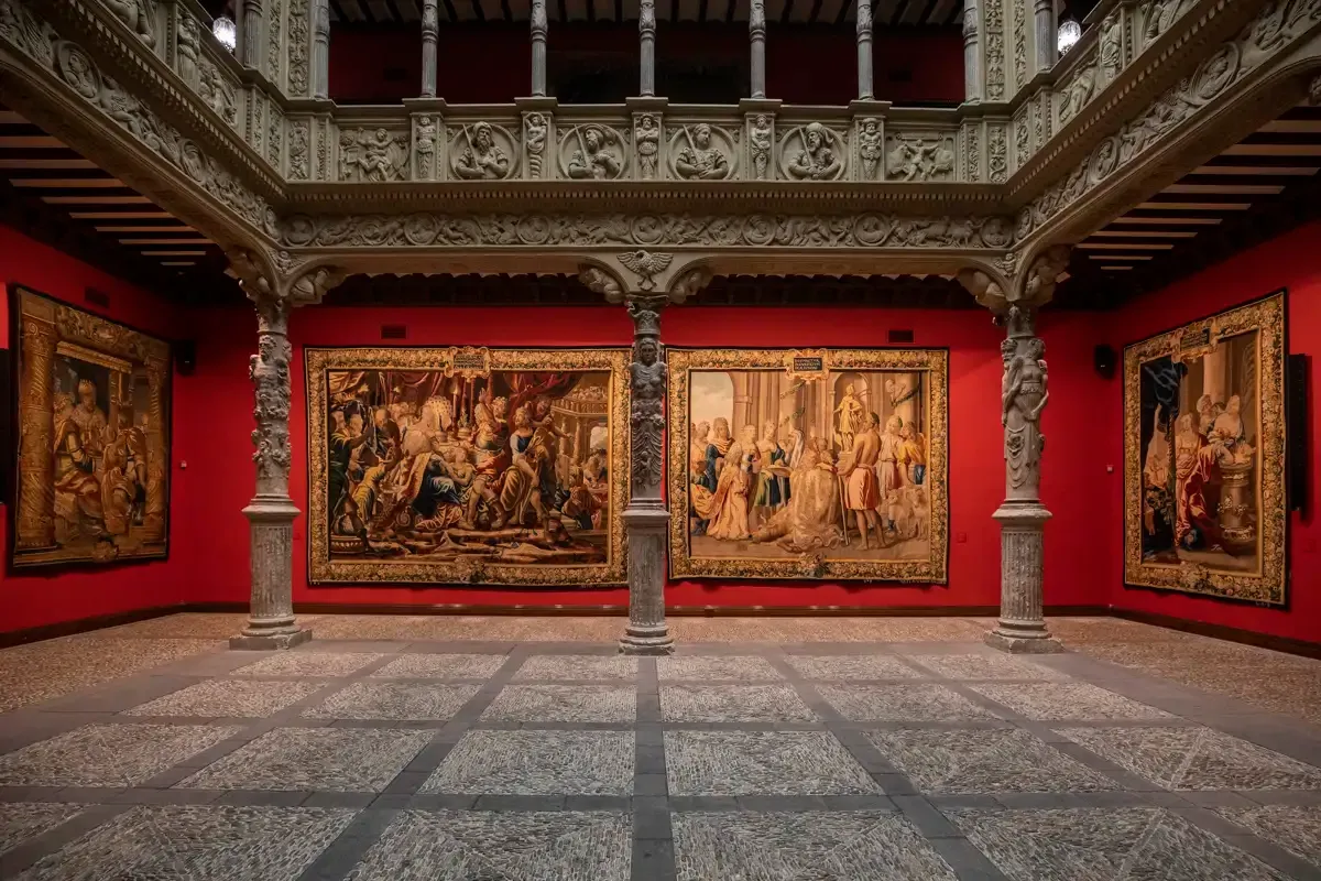 Fotografía del patio interior monumental donde se realizará la recepción del evento